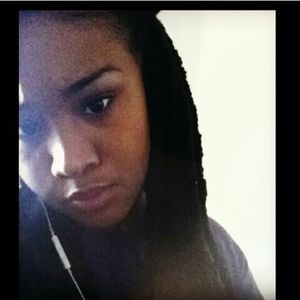 Meet your Posher, Nikki'